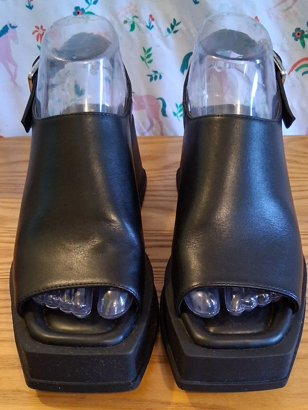 EUC Vagabond Hennie Black Leather Business Casual Platform Block Heel Shoe SZ 7
